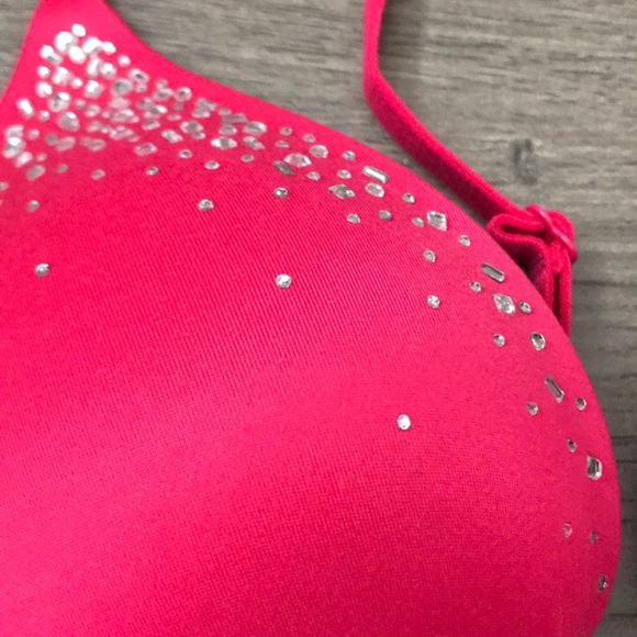 Pink VS plunge bra - Picture 2 of 5